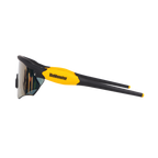 [color:black-yellow]