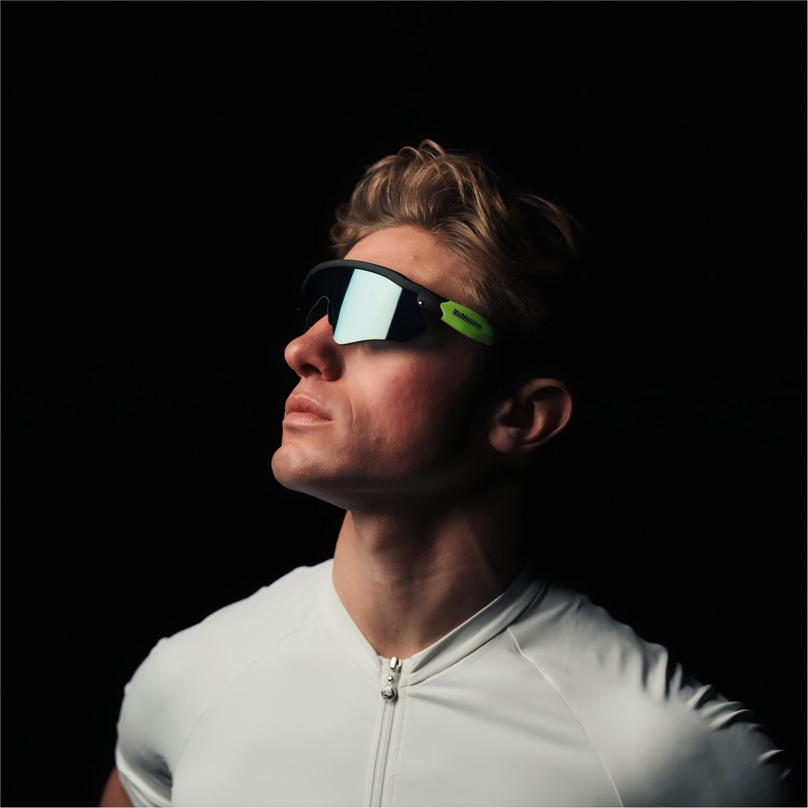 [color:Black-Green][feature]