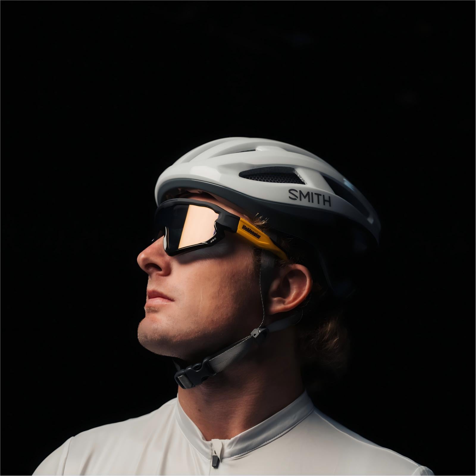 [color:Black-Yellow][feature]